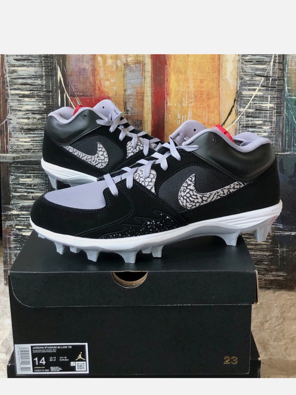Jordan Men's Black, Gray & White Athletic Cleats